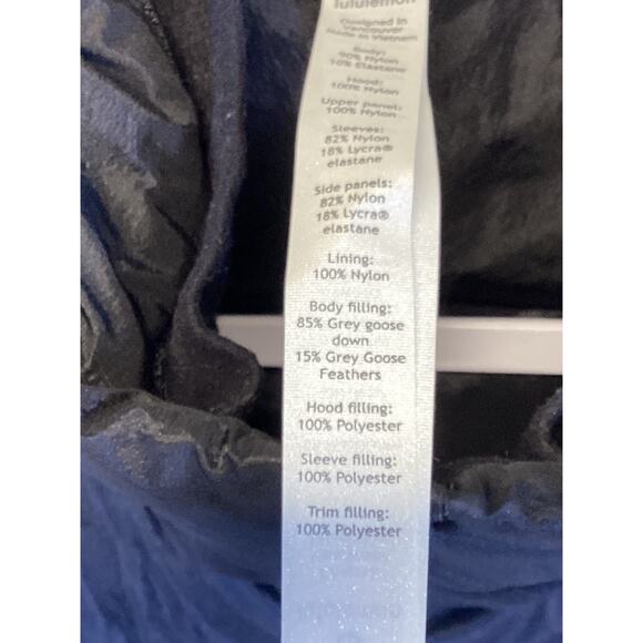 LULULEMON Women's Down for It All Puffer Jacket for running SIZE-12 - Picture 3 of 8